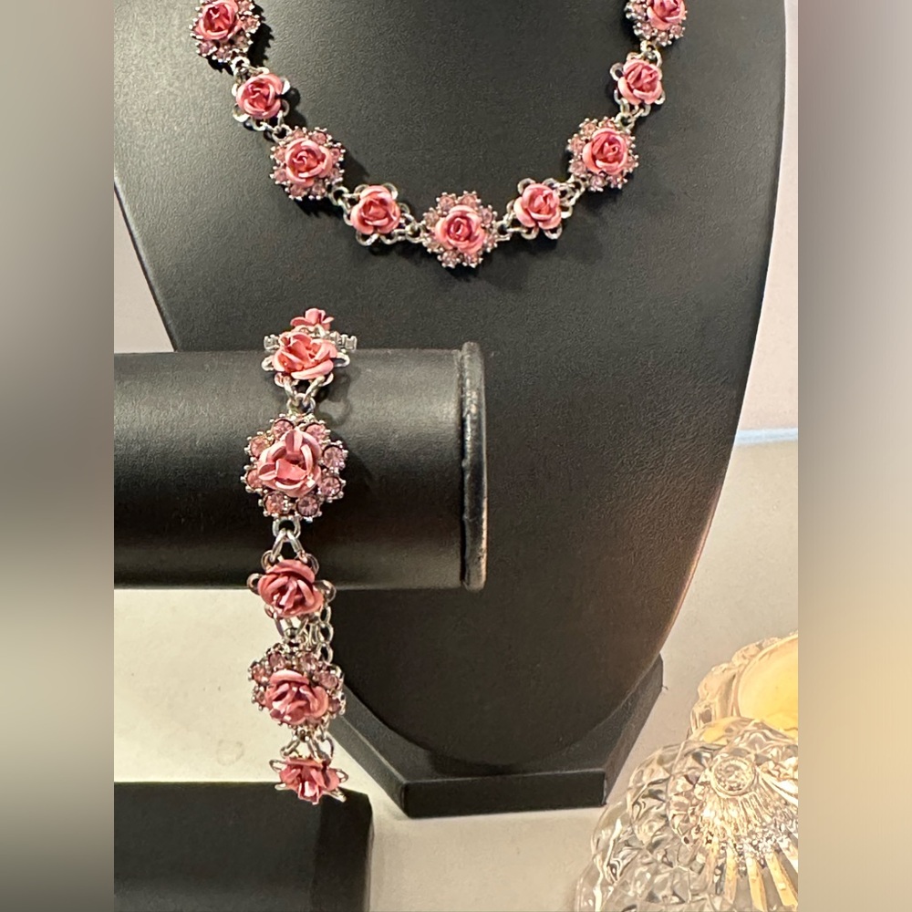 ELEGANT ROSE TRIO SET - Picture 5 of 6